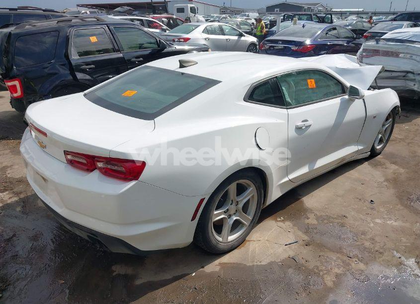 Photo 4 of 2019 Chevrolet Camaro 1LT (VIN 1G1FB1RX4K0114010)
