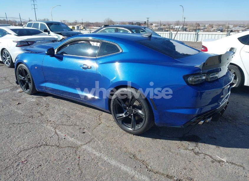 Photo 3 of 2019 Chevrolet Camaro 1LT (VIN 1G1FB1RX4K0124889)