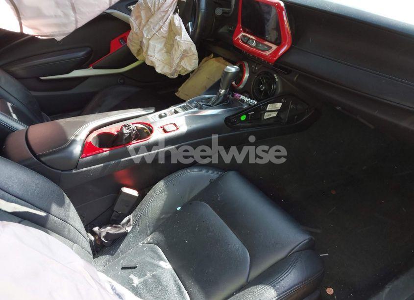 Photo 5 of 2017 Chevrolet Camaro 1LT (VIN 1G1FB1RX5H0140804)