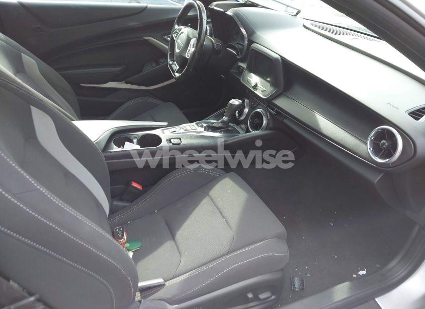 Photo 5 of 2017 Chevrolet Camaro 1LT (VIN 1G1FB1RX5H0163368)