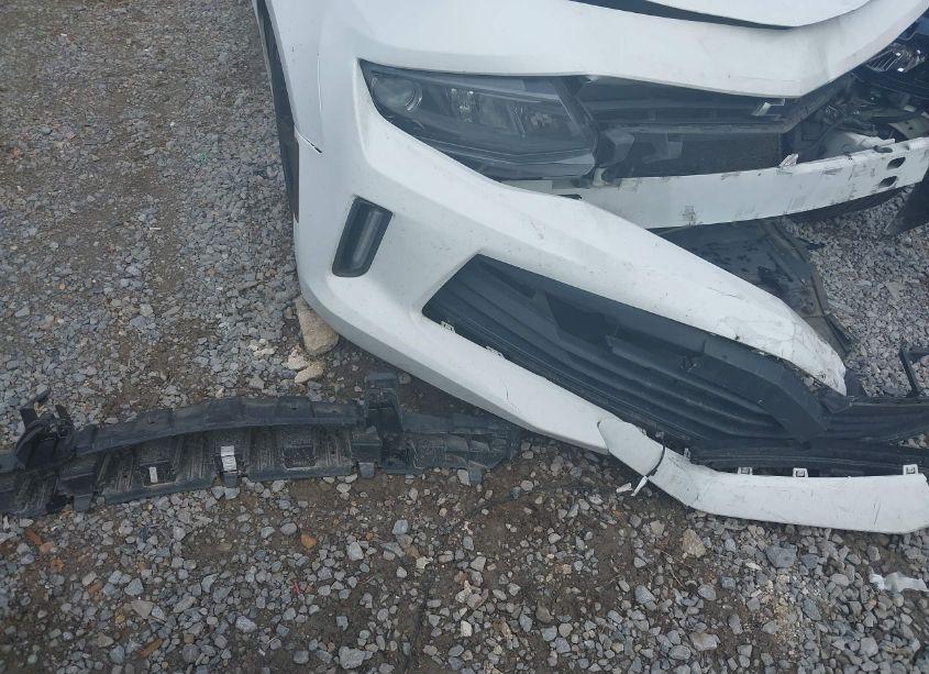 Photo 12 of 2018 Chevrolet Camaro 1LT (VIN 1G1FB1RX5J0115701)