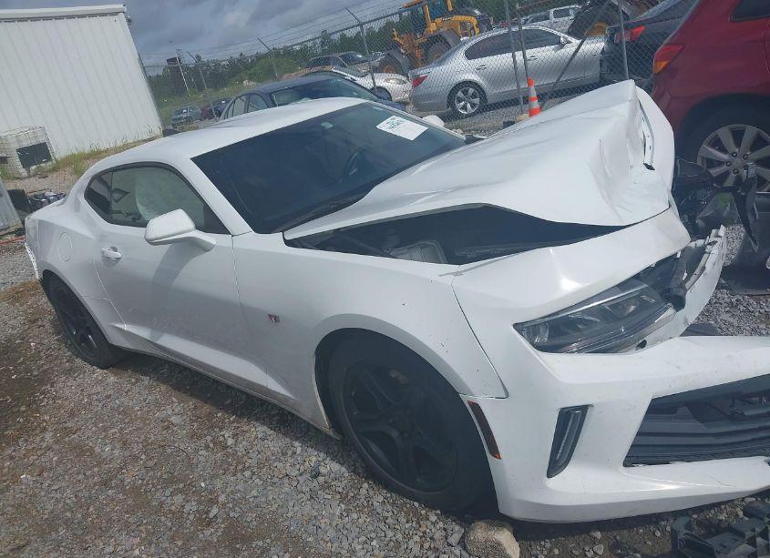 Photo 14 of 2018 Chevrolet Camaro 1LT (VIN 1G1FB1RX5J0115701)