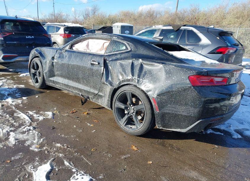Photo 3 of 2018 Chevrolet Camaro 1LT (VIN 1G1FB1RX5J0158130)