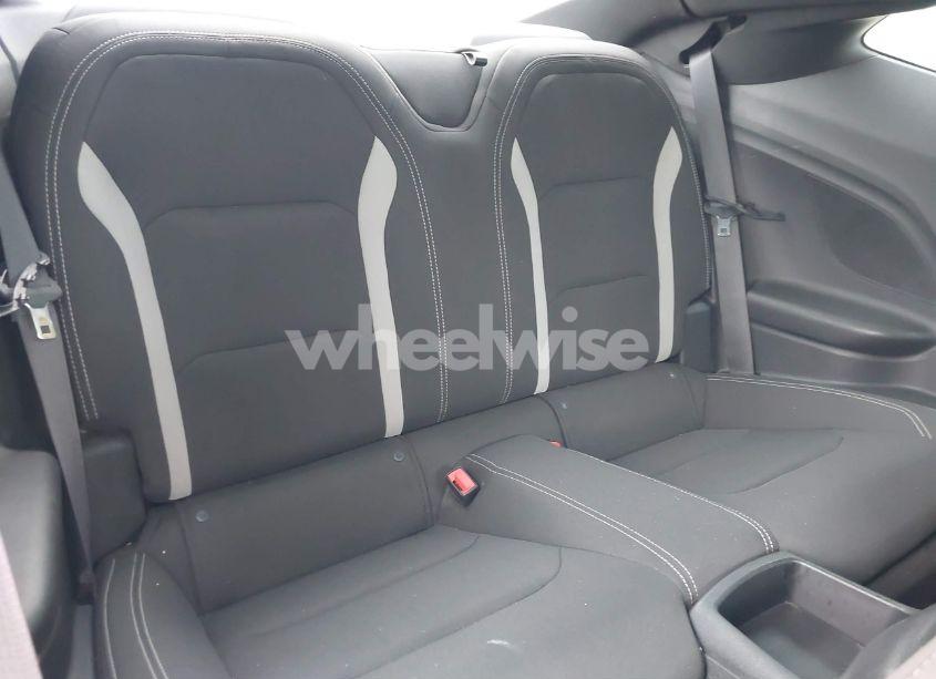 Photo 8 of 2019 Chevrolet Camaro 1LT (VIN 1G1FB1RX5K0119622)