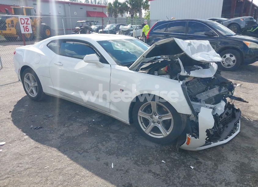 2019 Chevrolet Camaro LS/LT (VIN 1G1FB1RX5K0131382) main photo