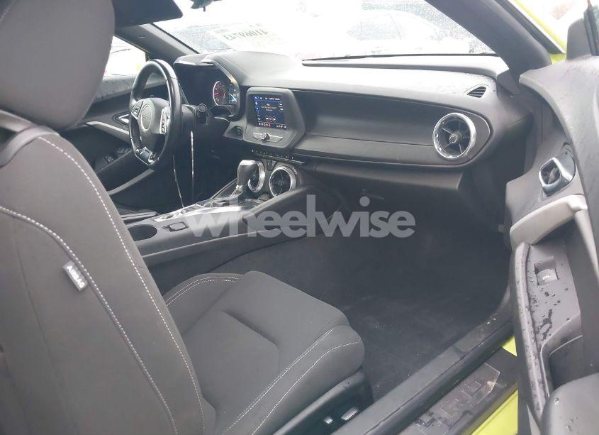 Photo 5 of 2021 Chevrolet Camaro RWD 1LT (VIN 1G1FB1RX5M0117890)