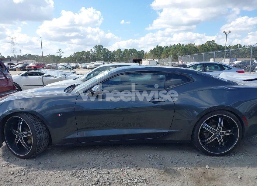 Photo 14 of 2017 Chevrolet Camaro 1LT (VIN 1G1FB1RX6H0179742)