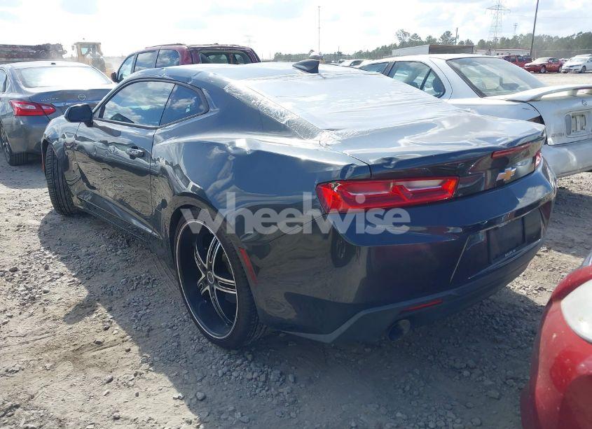 Photo 3 of 2017 Chevrolet Camaro 1LT (VIN 1G1FB1RX6H0179742)
