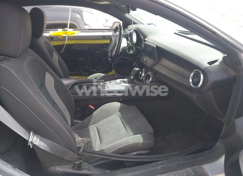 Photo 5 of 2018 Chevrolet Camaro 1LT (VIN 1G1FB1RX6J0178371)