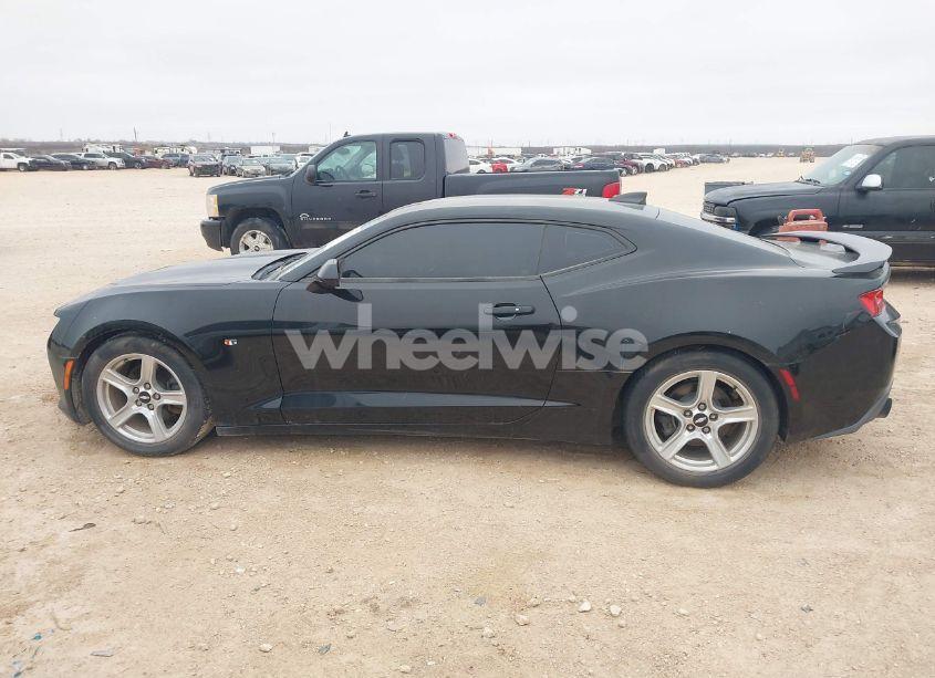 Photo 14 of 2017 Chevrolet Camaro 1LT (VIN 1G1FB1RX7H0164943)