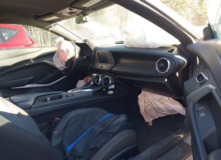 Photo 5 of 2018 Chevrolet Camaro 1LT (VIN 1G1FB1RX7J0108247)