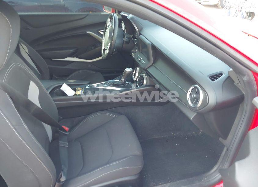 Photo 5 of 2018 Chevrolet Camaro 1LT (VIN 1G1FB1RX7J0188455)