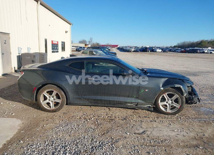 Photo 13 of 2017 Chevrolet Camaro 1LT (VIN 1G1FB1RX8H0107859)