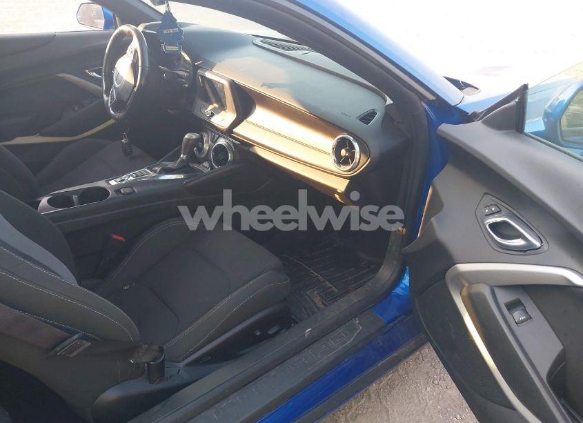 Photo 5 of 2017 Chevrolet Camaro 1LT (VIN 1G1FB1RX8H0108638)