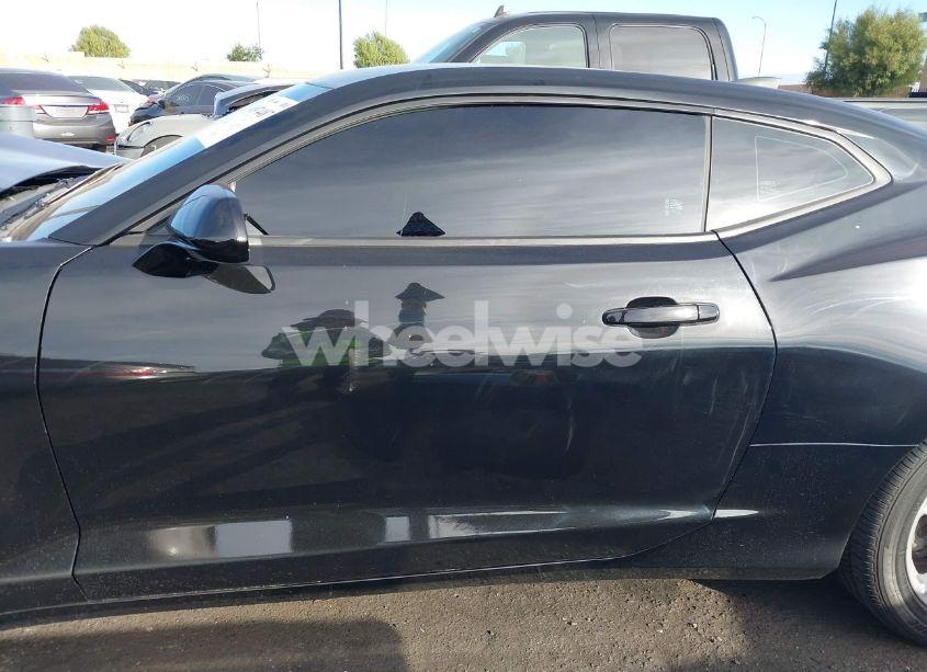 Photo 14 of 2018 Chevrolet Camaro 1LT (VIN 1G1FB1RX8J0160874)