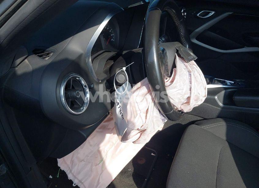 Photo 17 of 2018 Chevrolet Camaro 1LT (VIN 1G1FB1RX8J0160874)