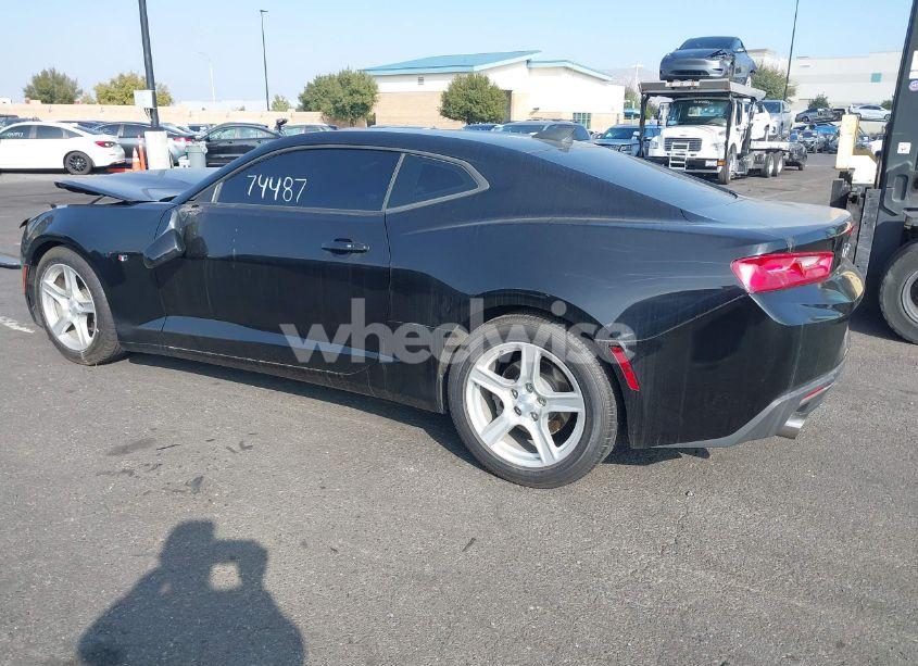 Photo 3 of 2018 Chevrolet Camaro 1LT (VIN 1G1FB1RX8J0160874)