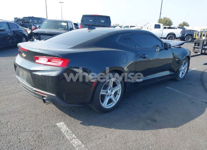 Photo 4 of 2018 Chevrolet Camaro 1LT (VIN 1G1FB1RX8J0160874)