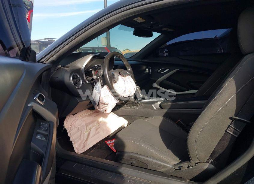 Photo 5 of 2018 Chevrolet Camaro 1LT (VIN 1G1FB1RX8J0160874)