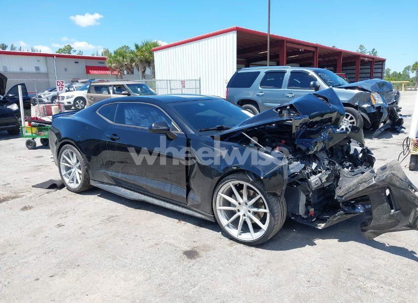 2018 Chevrolet Camaro 1LT (VIN 1G1FB1RX8J0184852) main photo
