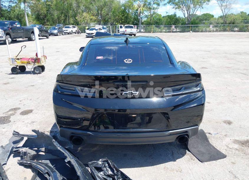 Photo 17 of 2018 Chevrolet Camaro 1LT (VIN 1G1FB1RX8J0184852)