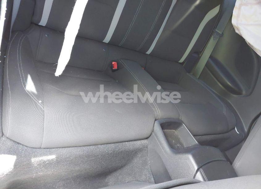 Photo 8 of 2018 Chevrolet Camaro 1LT (VIN 1G1FB1RX8J0184852)