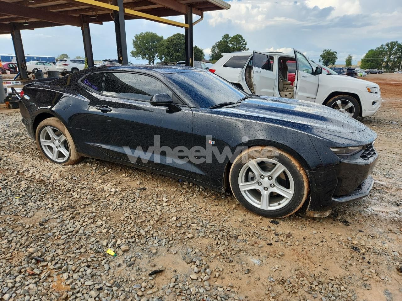Photo 4 of 2019 CHEVROLET CAMARO LS (VIN 1G1FB1RX8K0111725)