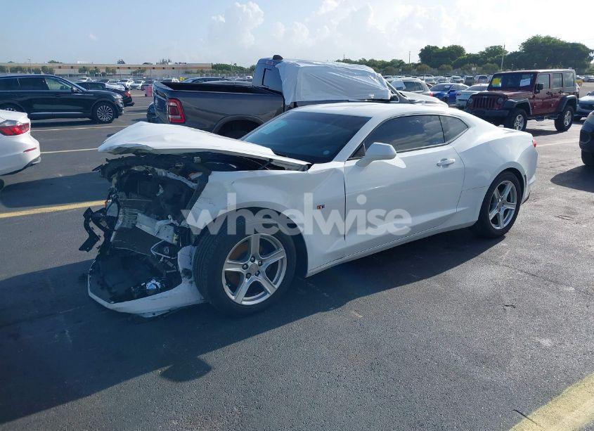 Photo 2 of 2019 Chevrolet Camaro 1LT (VIN 1G1FB1RX8K0112793)