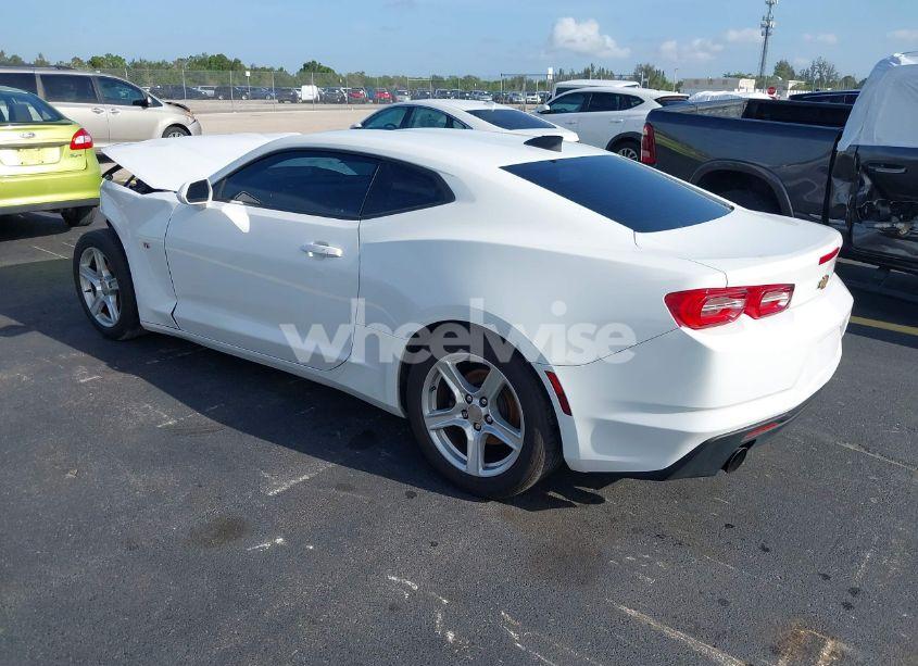 Photo 3 of 2019 Chevrolet Camaro 1LT (VIN 1G1FB1RX8K0112793)
