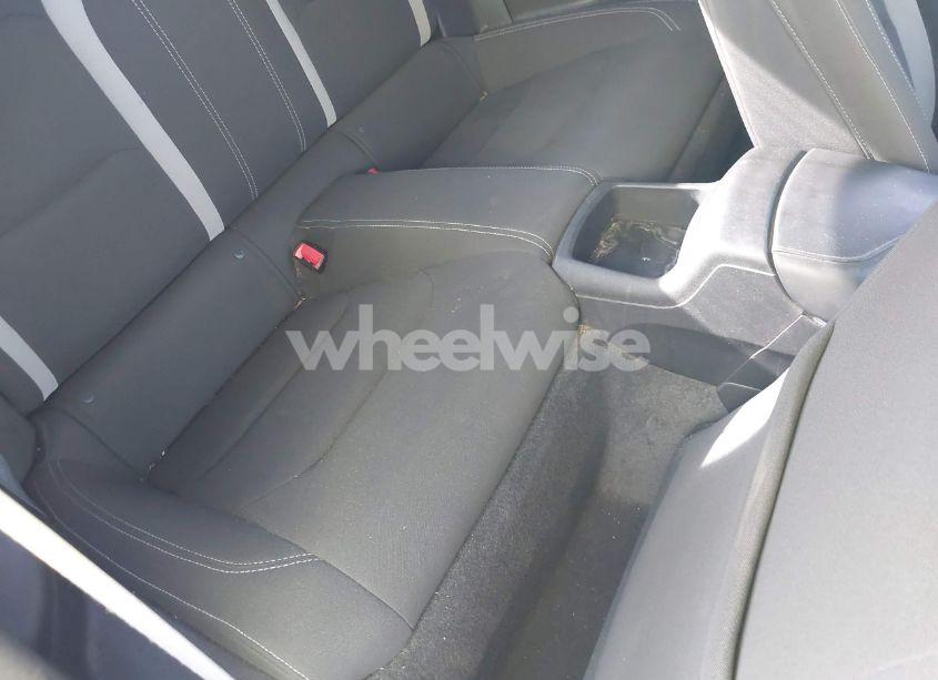 Photo 8 of 2019 Chevrolet Camaro 1LT (VIN 1G1FB1RX8K0112793)