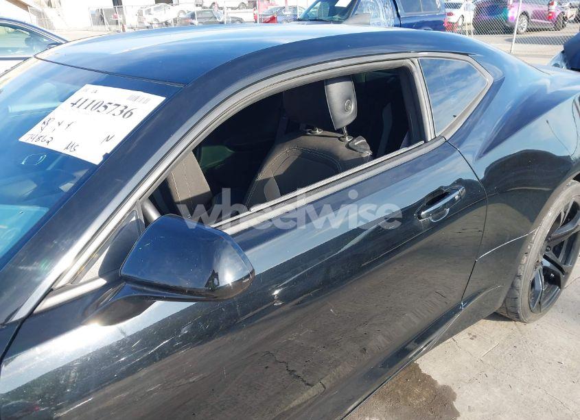 Photo 6 of 2016 Chevrolet Camaro 1LT (VIN 1G1FB1RX9G0177093)