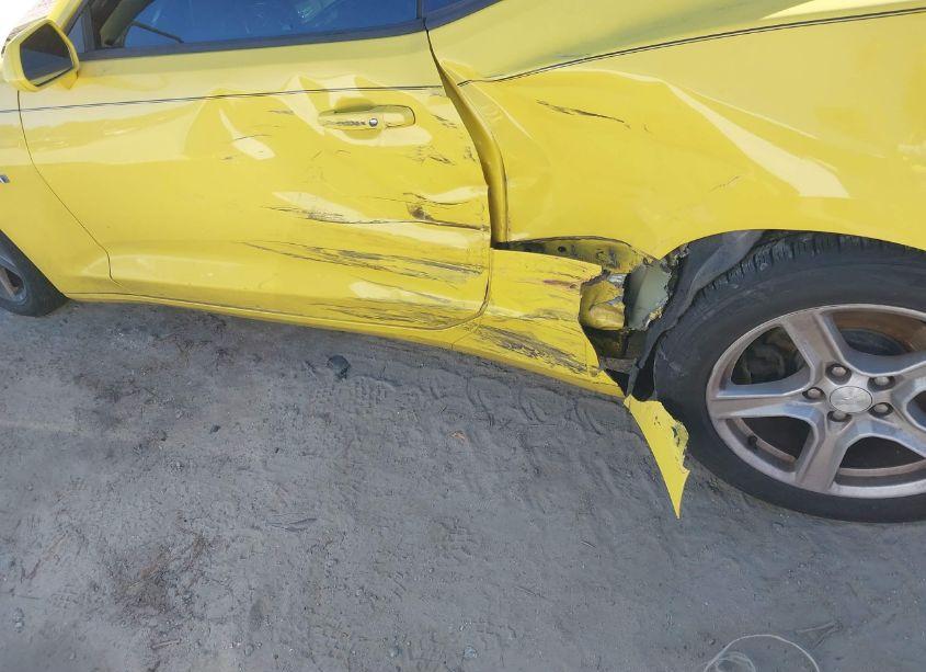 Photo 6 of 2016 Chevrolet Camaro 1LT (VIN 1G1FB1RX9G0182164)