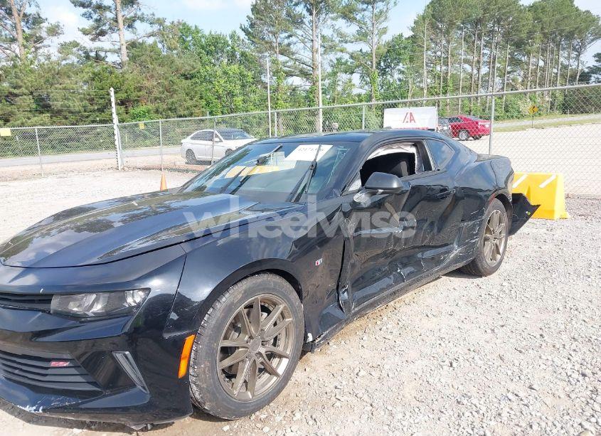 Photo 6 of 2017 Chevrolet Camaro LT (VIN 1G1FB1RX9H0117624)