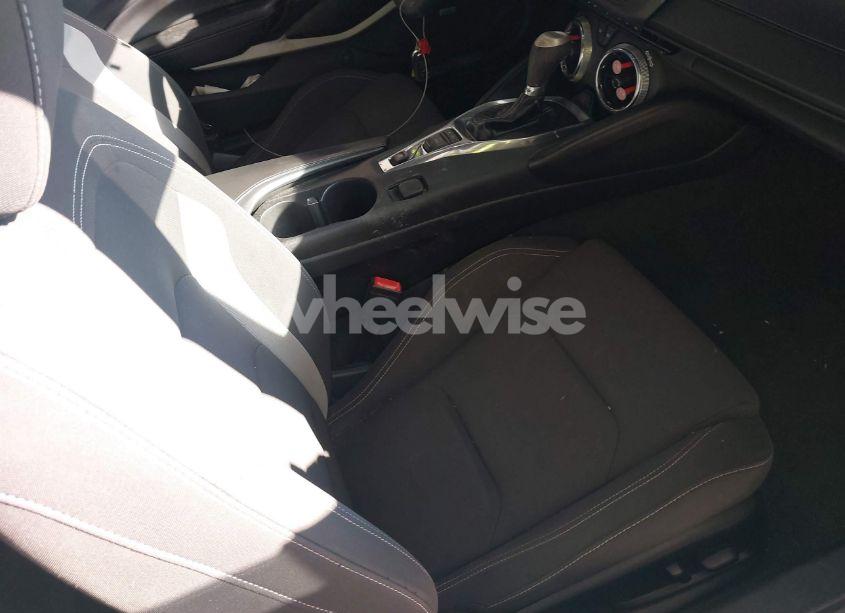 Photo 5 of 2017 Chevrolet Camaro 1LT (VIN 1G1FB1RX9H0119454)