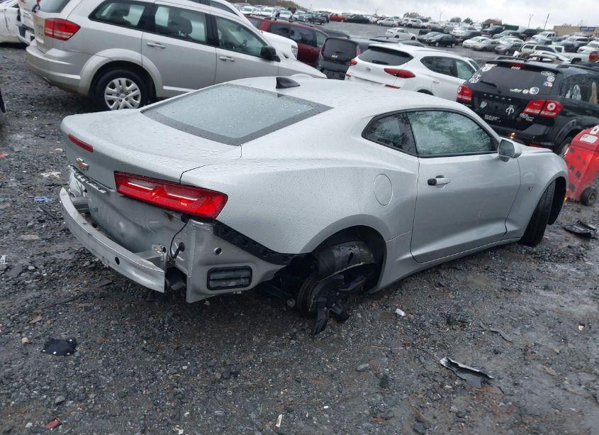 Photo 4 of 2018 Chevrolet Camaro 1LT (VIN 1G1FB1RX9J0158079)