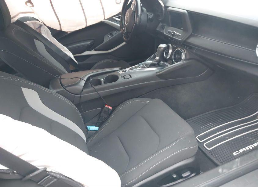 Photo 5 of 2018 Chevrolet Camaro 1LT (VIN 1G1FB1RX9J0158079)