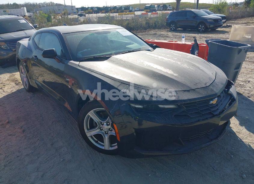 2020 Chevrolet Camaro RWD 1LT (VIN 1G1FB1RX9L0110374) main photo