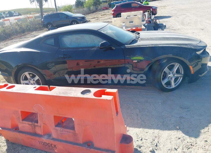 Photo 13 of 2020 Chevrolet Camaro RWD 1LT (VIN 1G1FB1RX9L0110374)