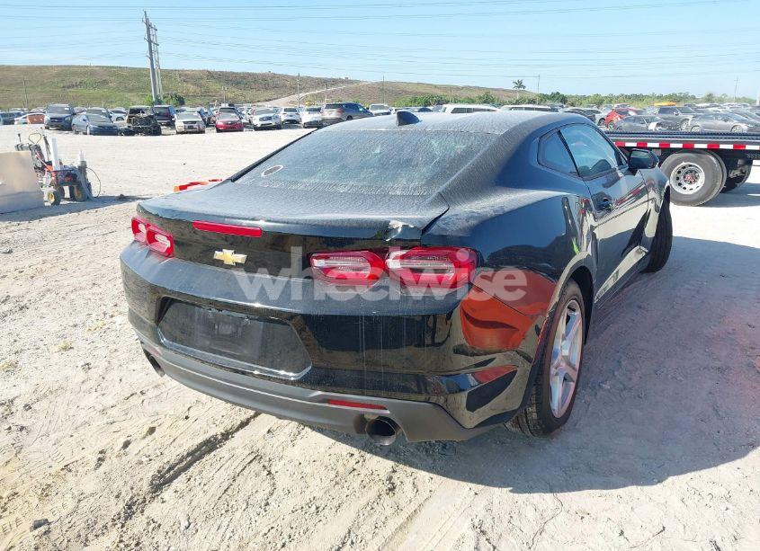 Photo 4 of 2020 Chevrolet Camaro RWD 1LT (VIN 1G1FB1RX9L0110374)