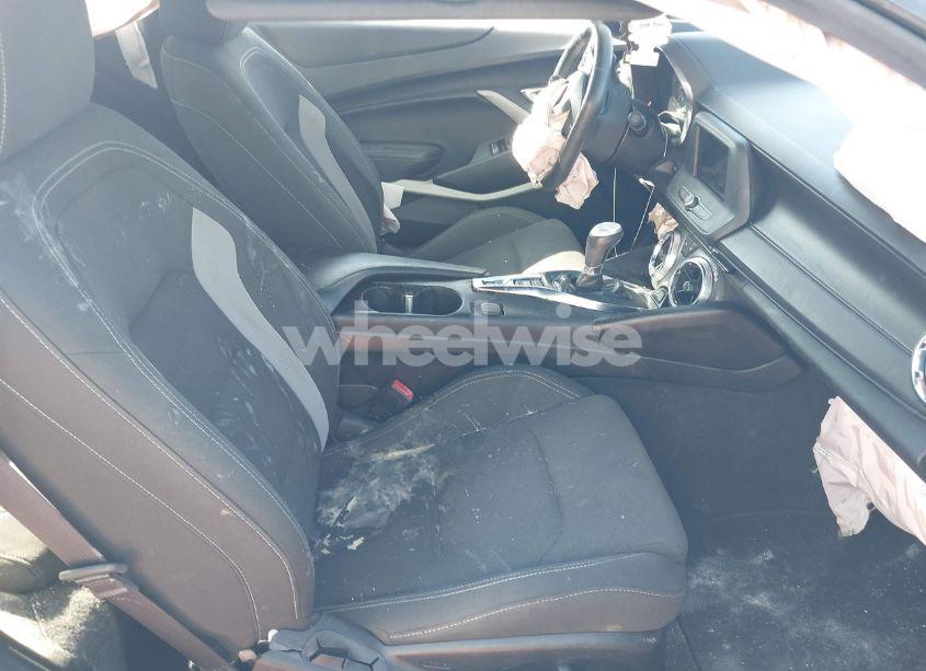 Photo 5 of 2020 Chevrolet Camaro RWD 1LT (VIN 1G1FB1RX9L0110374)