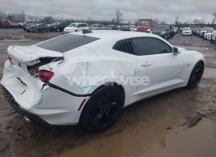 Photo 4 of 2020 Chevrolet Camaro RWD 1LT (VIN 1G1FB1RX9L0147814)