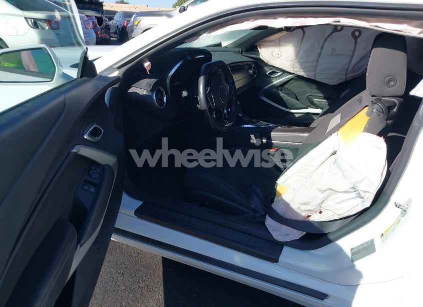 Photo 5 of 2016 Chevrolet Camaro 1LT (VIN 1G1FB1RXXG0169231)