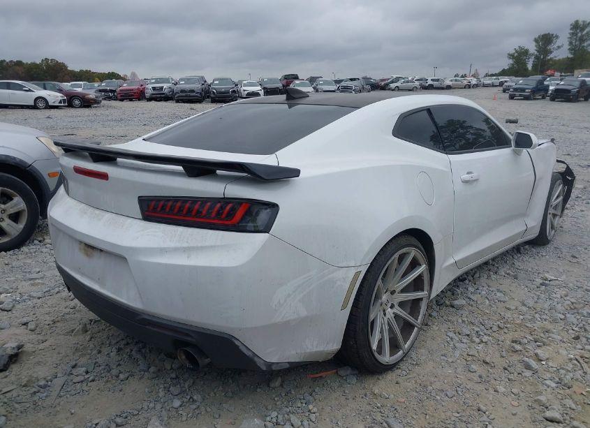 Photo 4 of 2018 Chevrolet Camaro 1LT (VIN 1G1FB1RXXJ0116150)