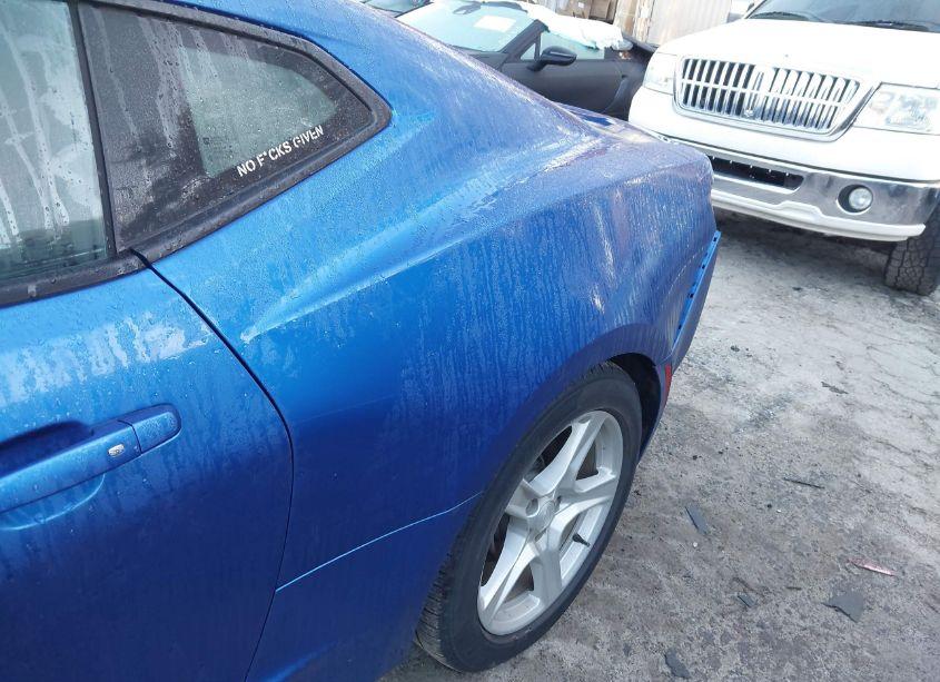 Photo 3 of 2018 Chevrolet Camaro 1LT (VIN 1G1FB1RXXJ0164781)