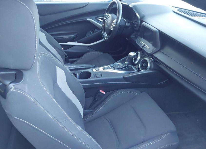 Photo 5 of 2018 Chevrolet Camaro 1LT (VIN 1G1FB1RXXJ0164781)