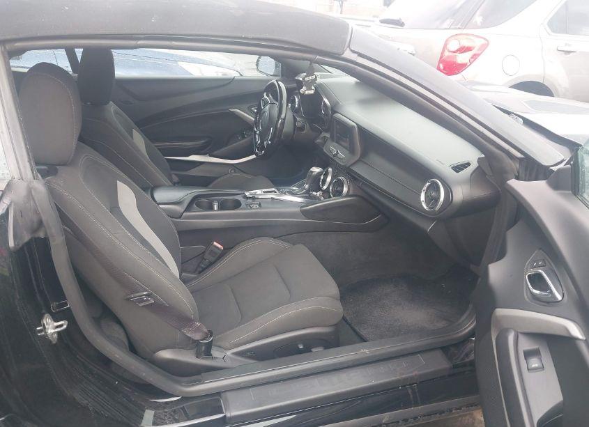 Photo 5 of 2017 Chevrolet Camaro 1LT (VIN 1G1FB3DS0H0176164)