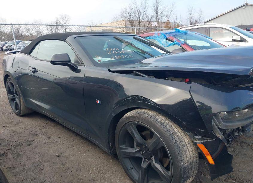 Photo 14 of 2018 Chevrolet Camaro 1LT (VIN 1G1FB3DS0J0186599)