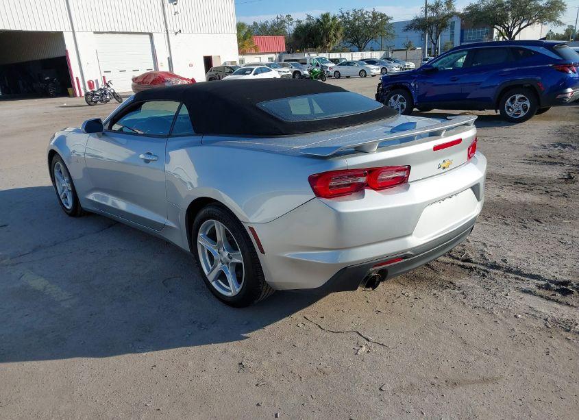 Photo 3 of 2019 Chevrolet Camaro 1LT (VIN 1G1FB3DS1K0111721)