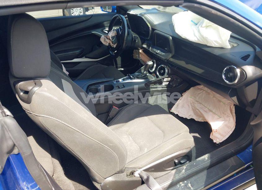 Photo 5 of 2019 Chevrolet Camaro 1LT (VIN 1G1FB3DS1K0156383)