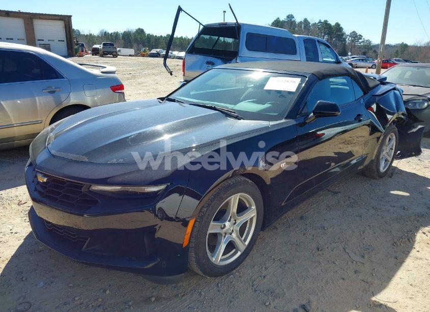 Photo 2 of 2019 Chevrolet Camaro 1LT (VIN 1G1FB3DS2K0104079)